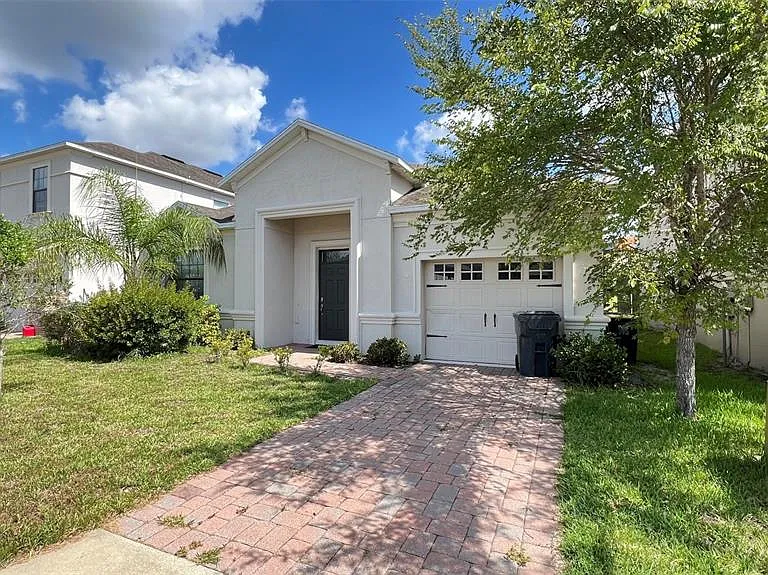 2353 Victoria Dr — Photo 2