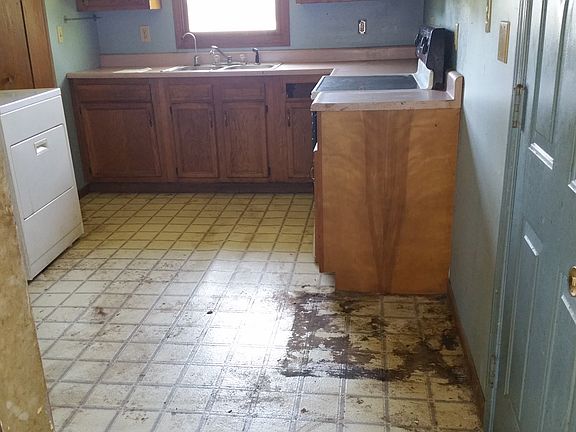 3rd image of 707 John St Lot 3