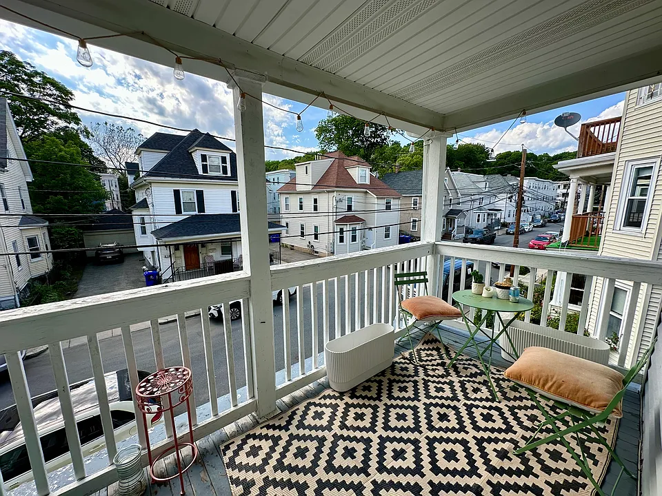 35 Montfern Ave #2