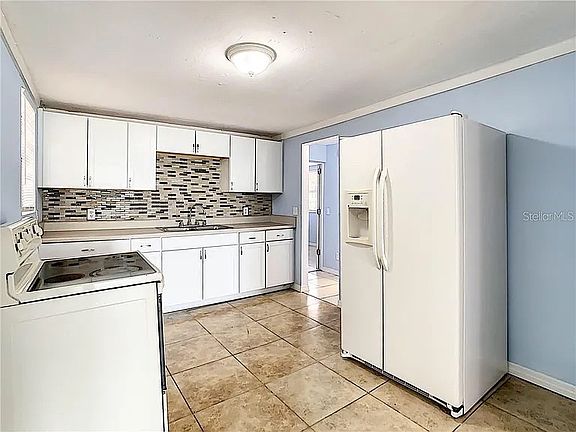 4th image of 1508 E Waters Ave