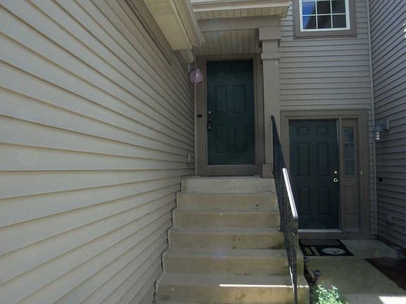 2nd image of 997 Parkhill Cir