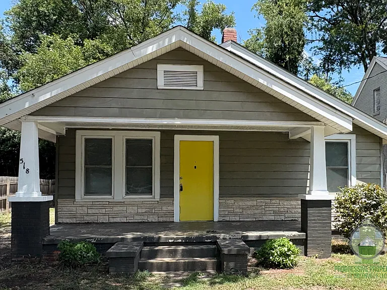 518 Perry Ave — Photo 1