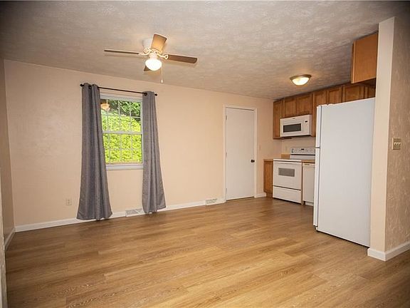 4th image of 236 Naugatuck Dr
