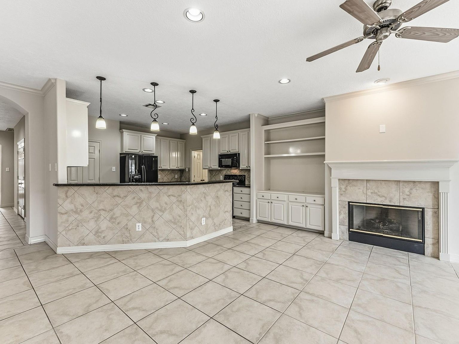 3238 Lazy Lake Ln