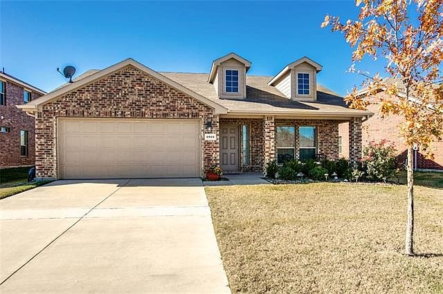 1st image of 2915 Briarbrook Dr