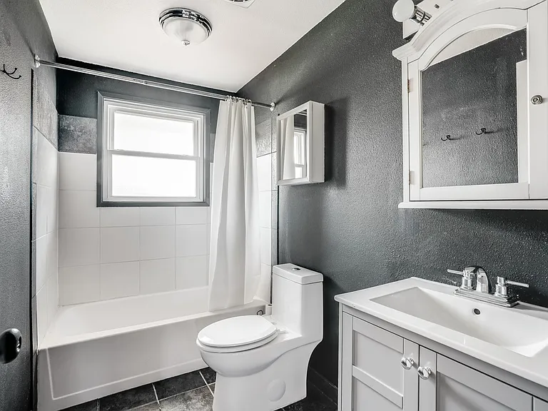 3210 SE Sherrett St — Photo 9