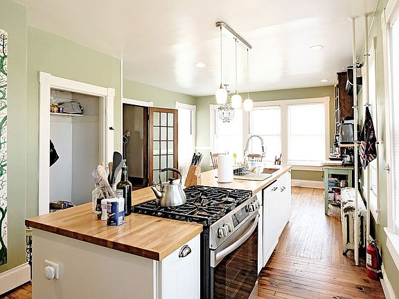 3rd image of 625 Ridge St #A