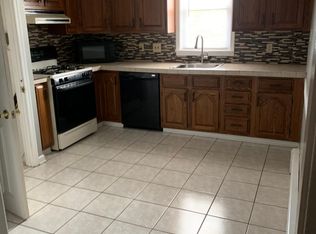 3042 Knorr St, Philadelphia, PA 19149