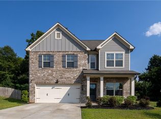 221 Winterset Cir, Hoschton, GA 30548