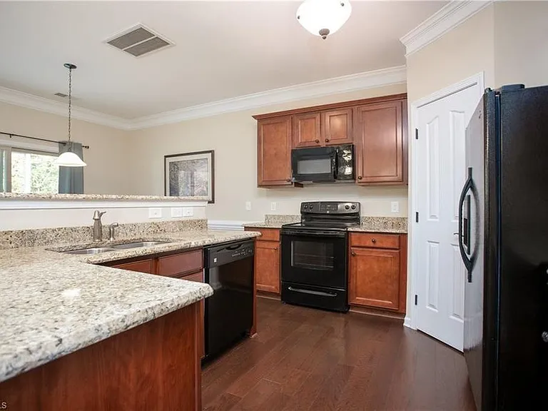 153 Tysonridge Ct — Photo 26