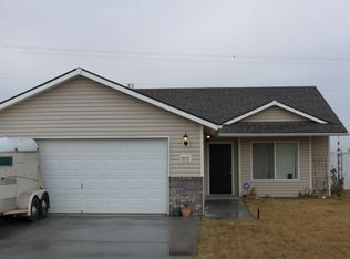 1112 N Beech Ave, Pasco, WA 99301