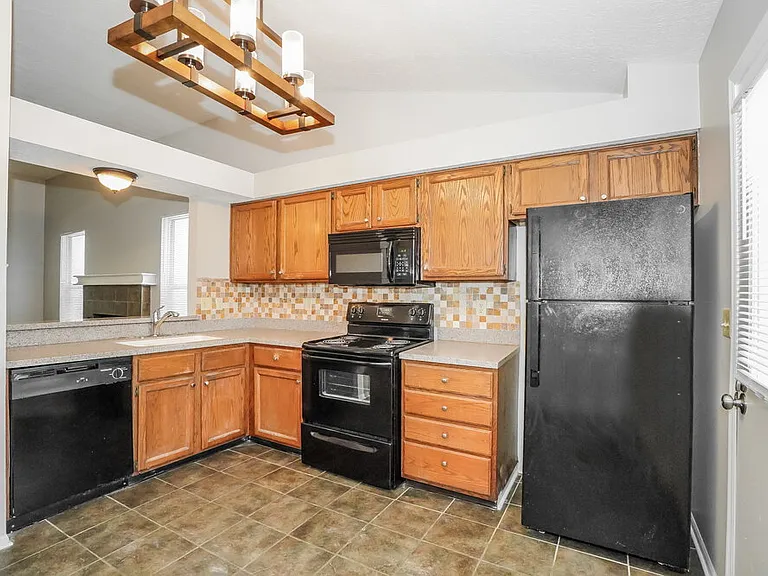 1270 Pinnacle Dr — Photo 10