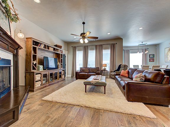 4th image of 13605 Firethorn Dr