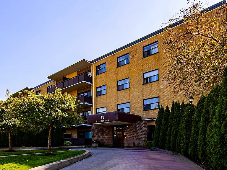 11 Eccleston Dr #215 — Photo 2