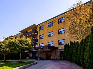 11 Eccleston Dr #206, Toronto, ON M4A 1K2