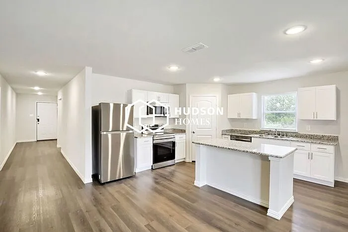 336 Bounding Main St — Photo 5