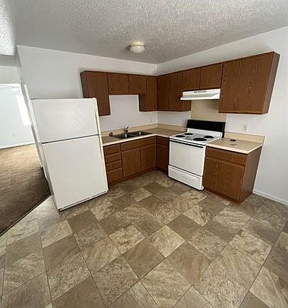3rd image of 330 W Cherry St #Y23