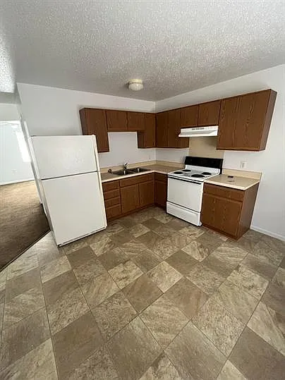 330 W Cherry St #Y23 — Photo 3