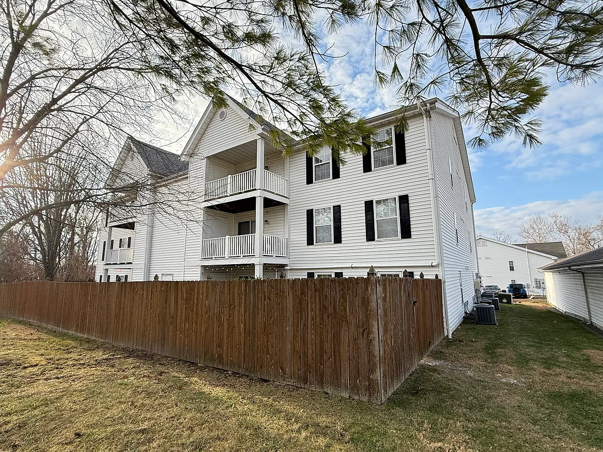 Building Photo - 3605 Tracey Rich Rd #3D