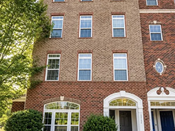 13752 Earhart Cir #10R, Herndon, VA 20171