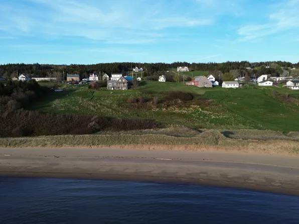 423 Main St, Inverness, NS B0E 2W0