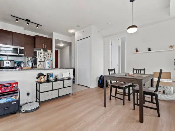 2355 Madison Ave #2501, Burnaby, BC V5C 0B3