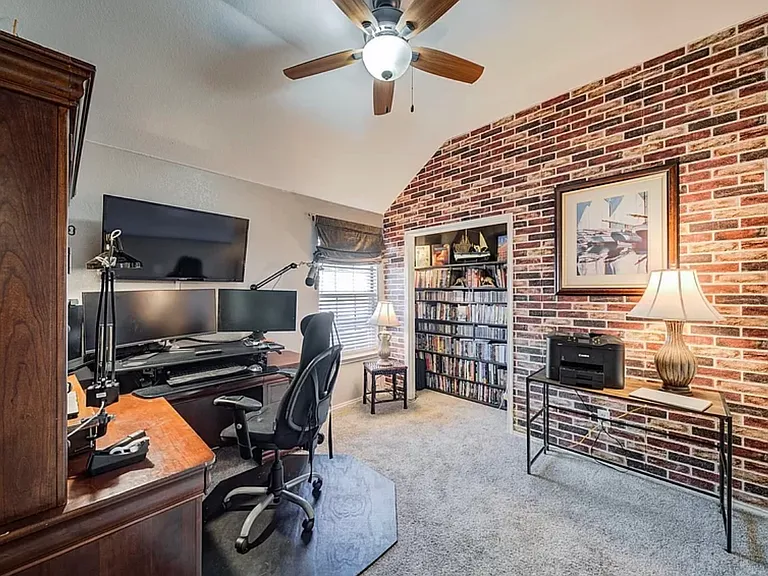 5558 Mesa Verde Ct — Photo 16