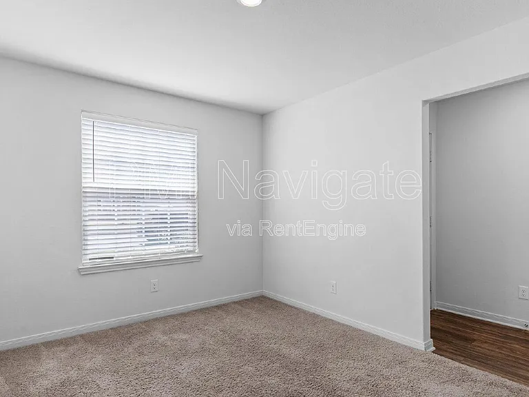 11737 Davalos Ln — Photo 2