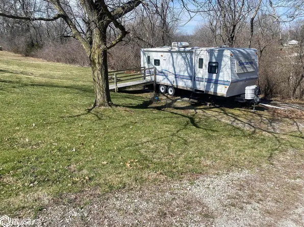 5223 2nd Ct, Melrose, IA 52569