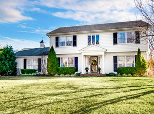 6104 Rodes Dr, Northfield, KY 40222