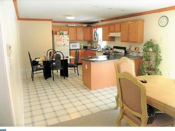 3rd image of 231 Pemberton Blvd