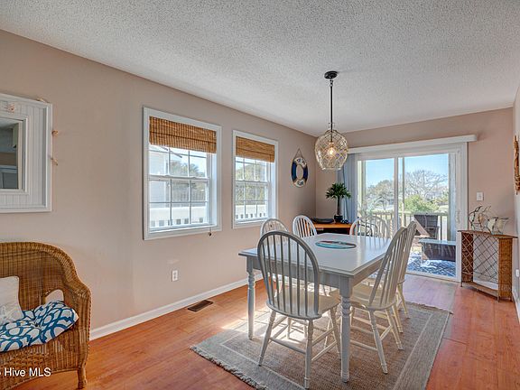 4th image of 217 Oyster Ln