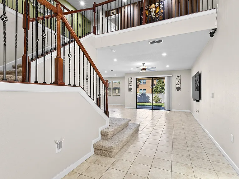 14135 Corrine Cir — Photo 3