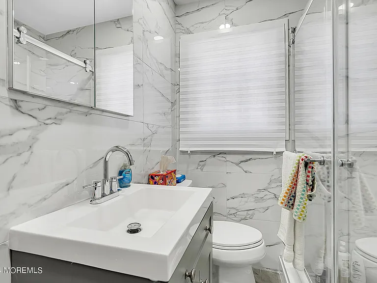 295 Jerome Ave — Photo 19