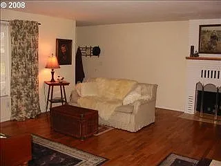 710 Greg Way photo 1