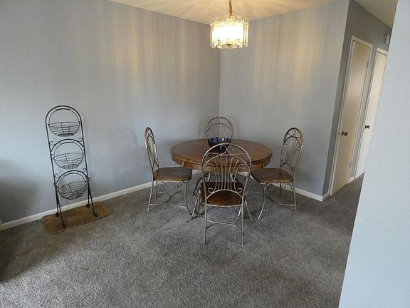 5th image of 682 Pinewood Dr #4