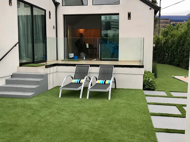 8700 Dorrington Ave — Photo 23