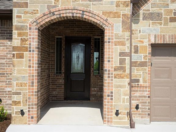 3rd image of 914 Saint Matthew Cir
