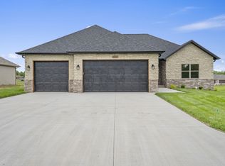 5237 Logan Dr, Battlefield, MO 65619