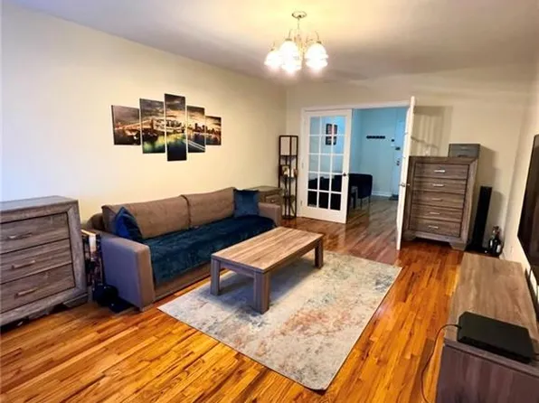 2331 Ocean Avenue image 2 of 14