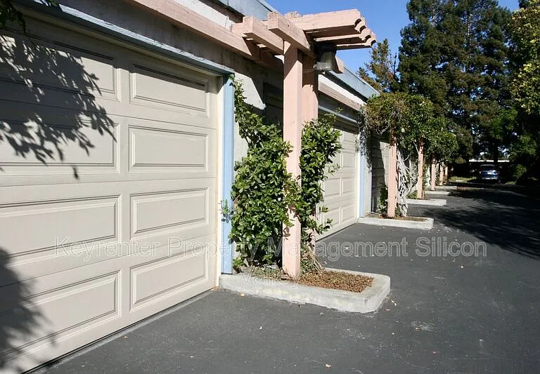 2434 Rock St #16 — Photo 10
