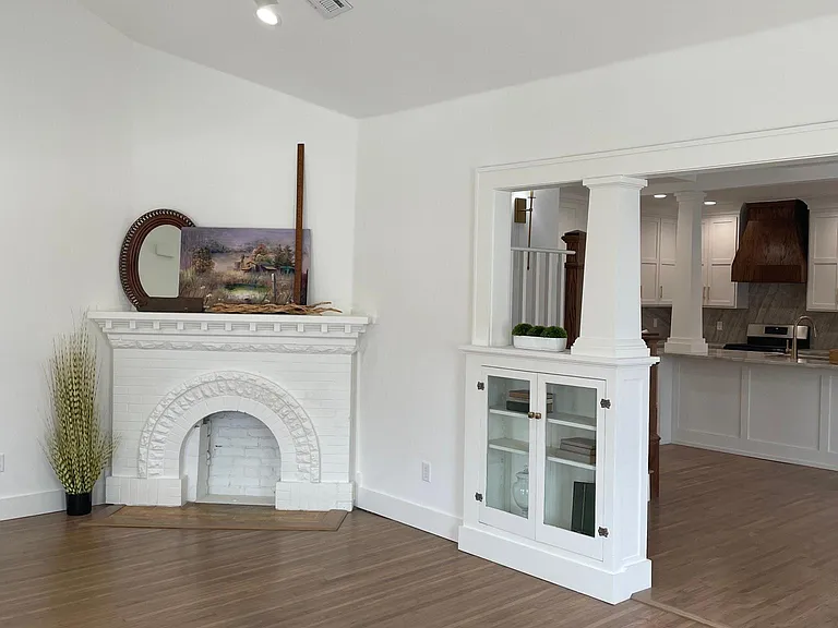 1402 N Main St — Photo 13
