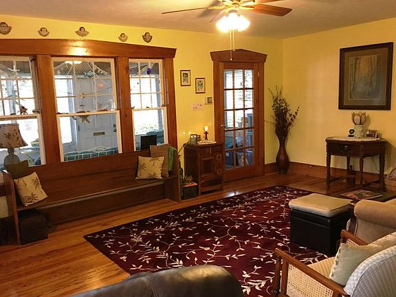 3rd image of 411 52nd St