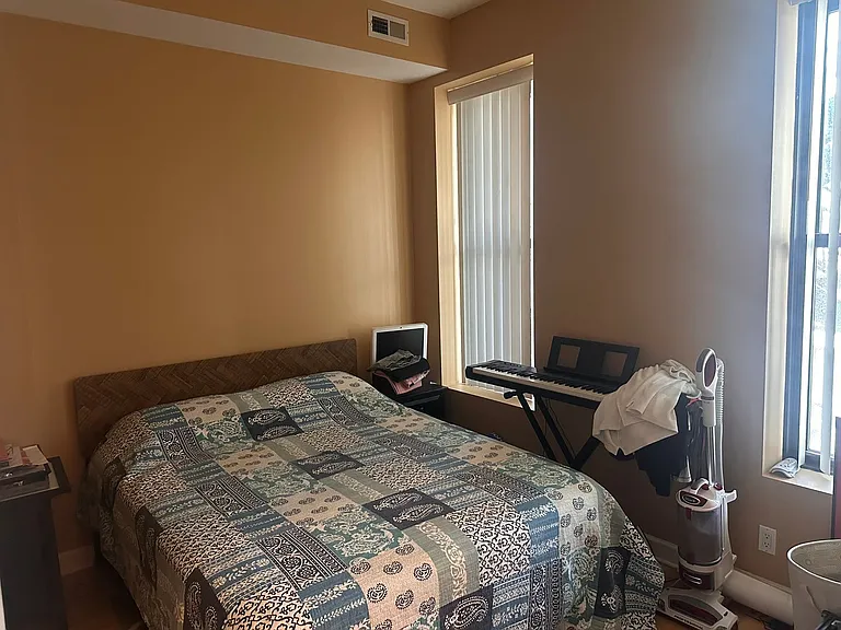 1434 N Bosworth Ave — Photo 6