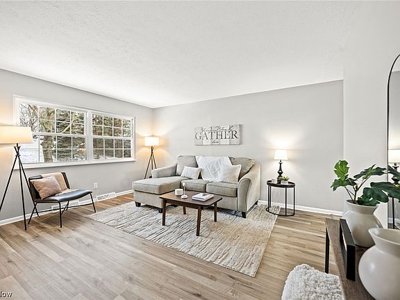 4th image of 390 Fulmer Ave