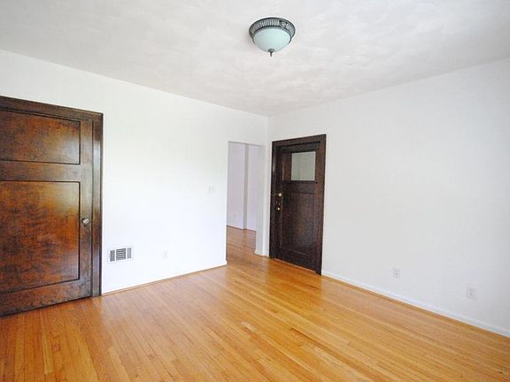 4th image of 1177 Moorlands Dr APT 2S