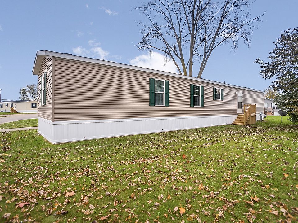 1st image of 9715 Maplelawn #400