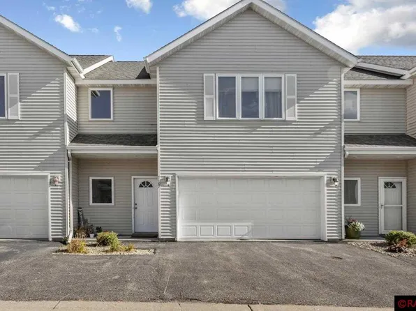 2102 Evergreen Trl, North Mankato, MN 56003