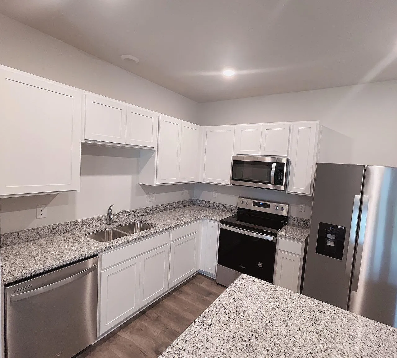 3 bed, 2.5 bath, 1482 sqft, $1,800 — Photo 1