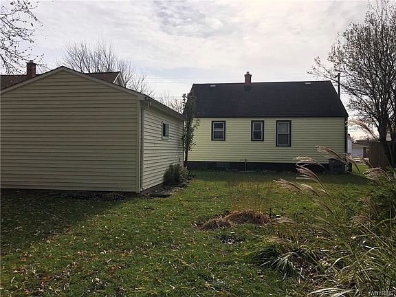 5th image of 160 Clover Pl